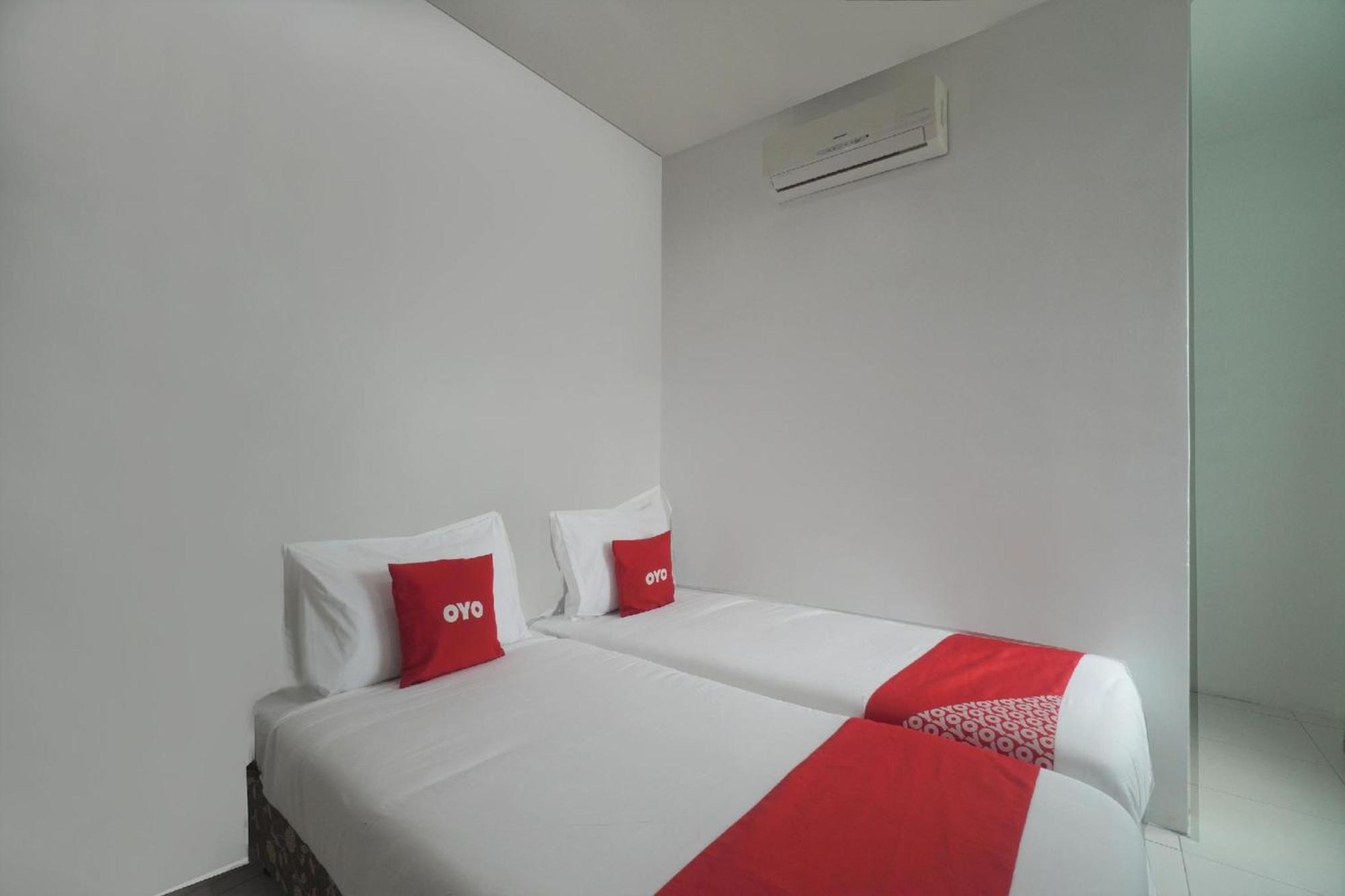 โอโย 90034 โมเทล ฟาซา 2บี Hotel เซอรีมันจุง ภายนอก รูปภาพ