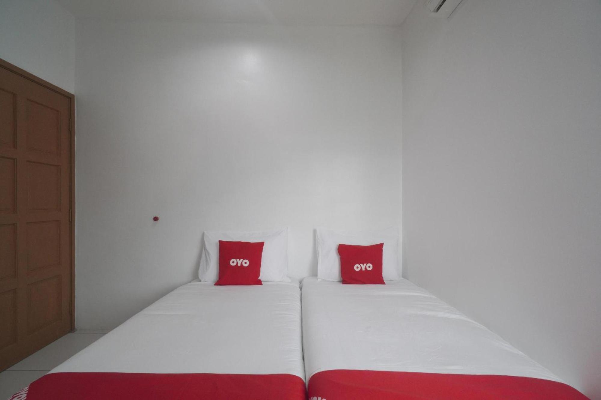 โอโย 90034 โมเทล ฟาซา 2บี Hotel เซอรีมันจุง ภายนอก รูปภาพ