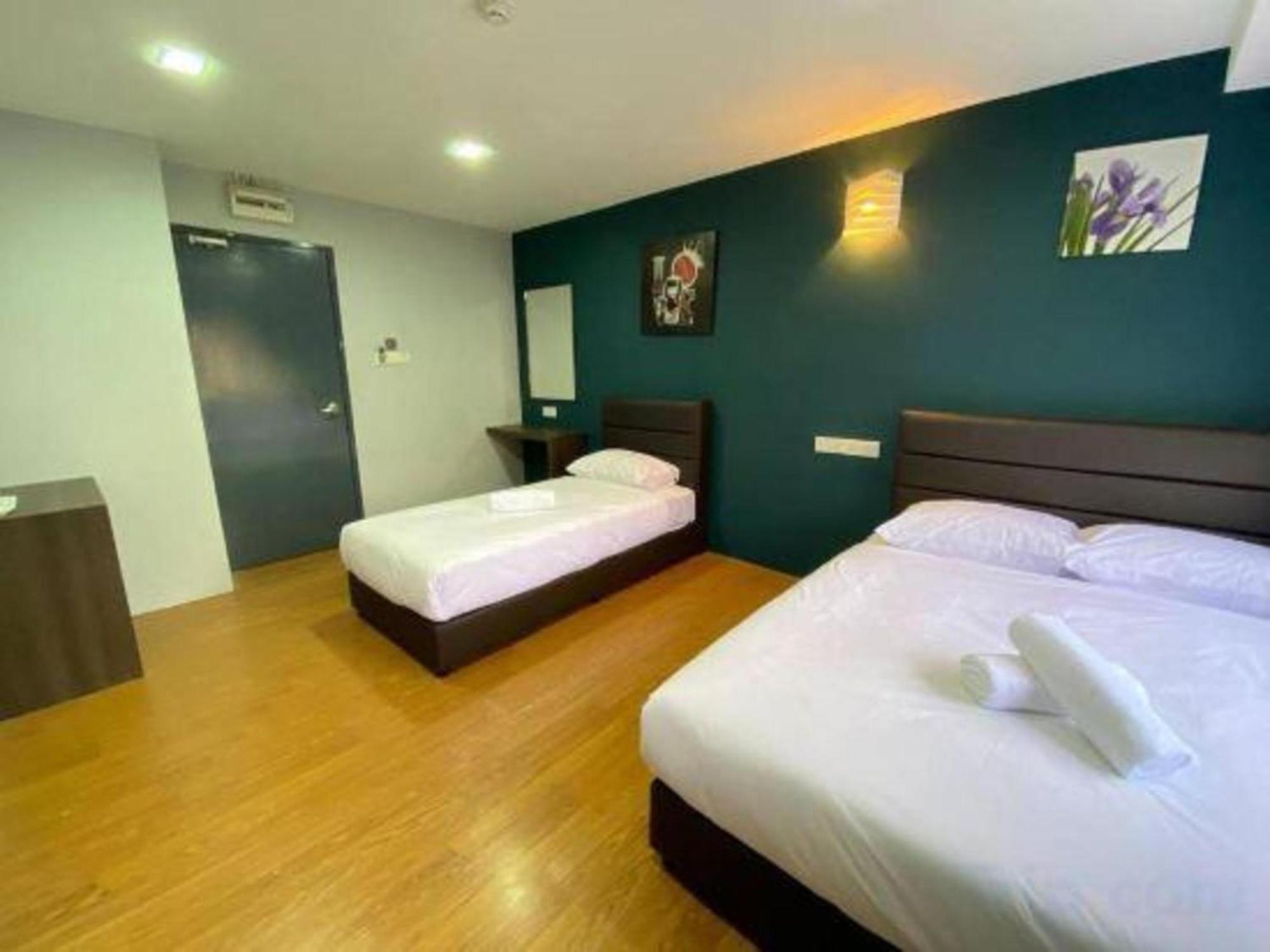 โอโย 90034 โมเทล ฟาซา 2บี Hotel เซอรีมันจุง ภายนอก รูปภาพ